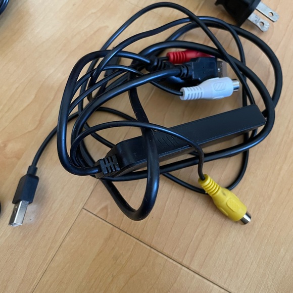 AC Cables 3 Ft. and 6 Ft. Bundle 13 Electronic CABLES. Aux. dvd / jacks / RCA 13 - Picture 8 of 11